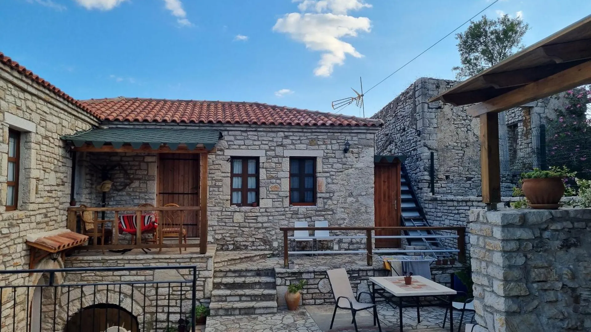 Vakantiehuis Villa Olive Old Qeparo
